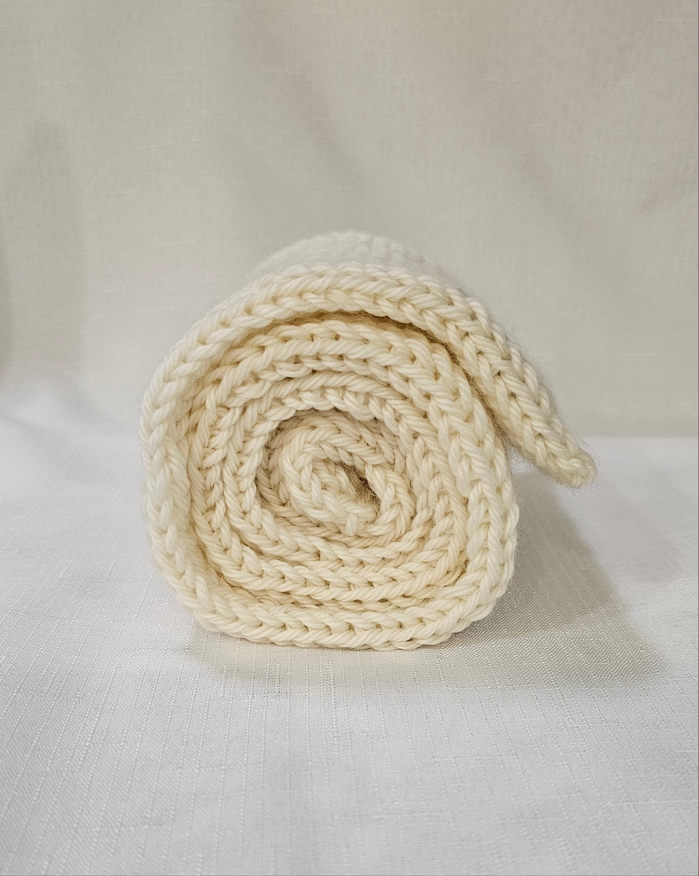 8 ply Australian Merino wool single knitted yarn blank tube 100g